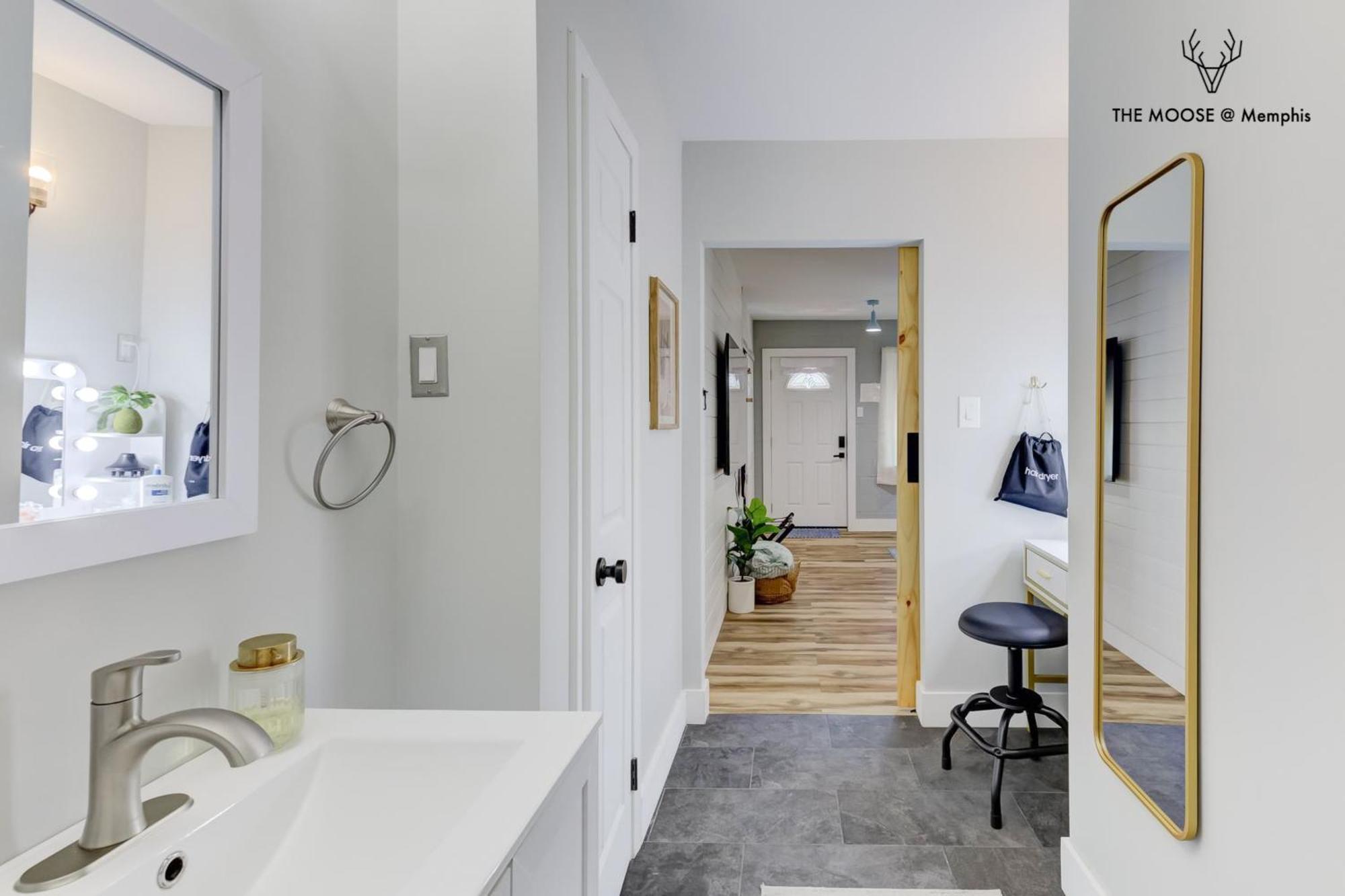 The Moose #11 - Luxe Modern Loft With King Bed, Free Parking & Wi-Fi Apartment Мемфис Екстериор снимка