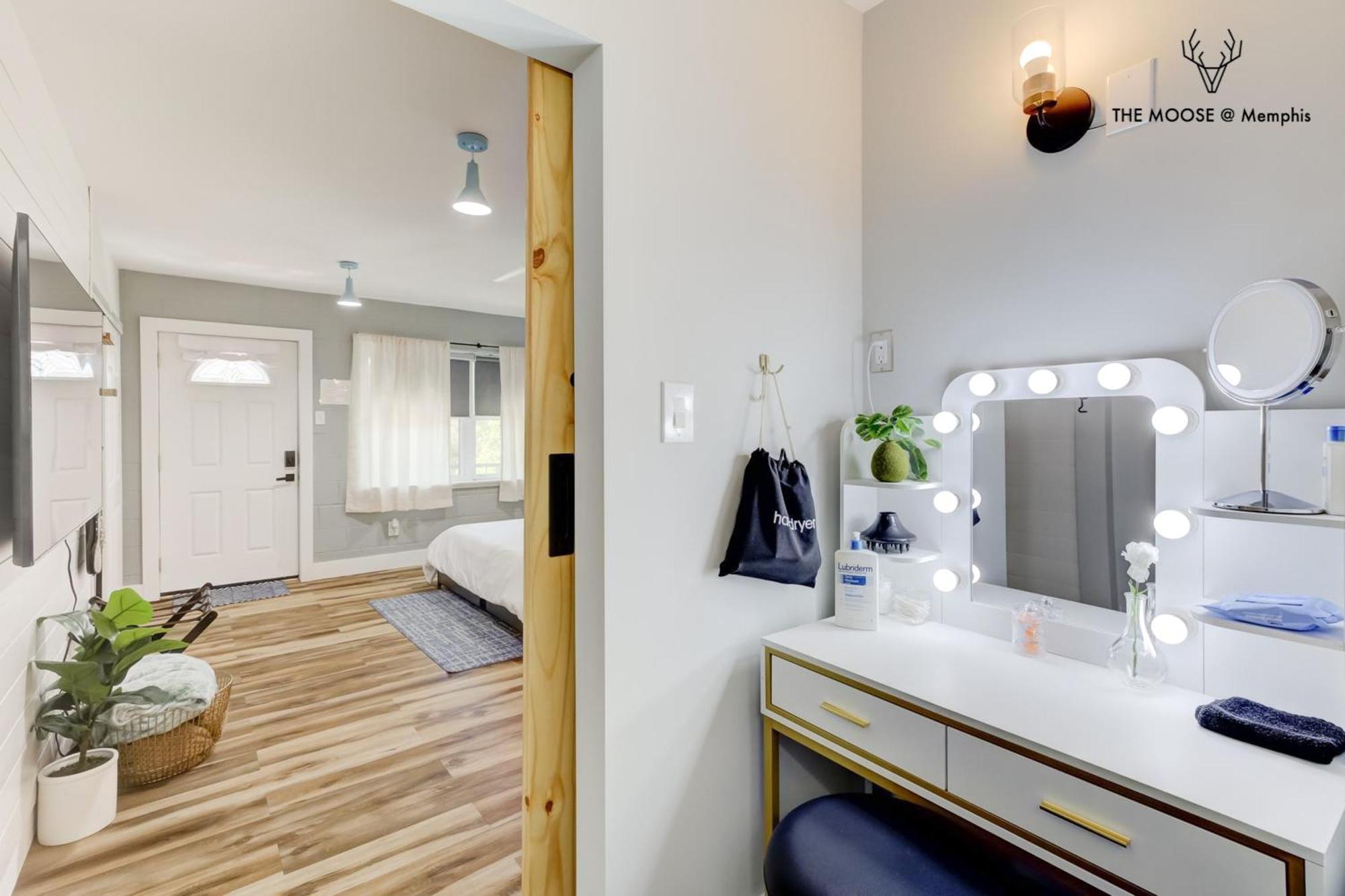 The Moose #11 - Luxe Modern Loft With King Bed, Free Parking & Wi-Fi Apartment Мемфис Екстериор снимка